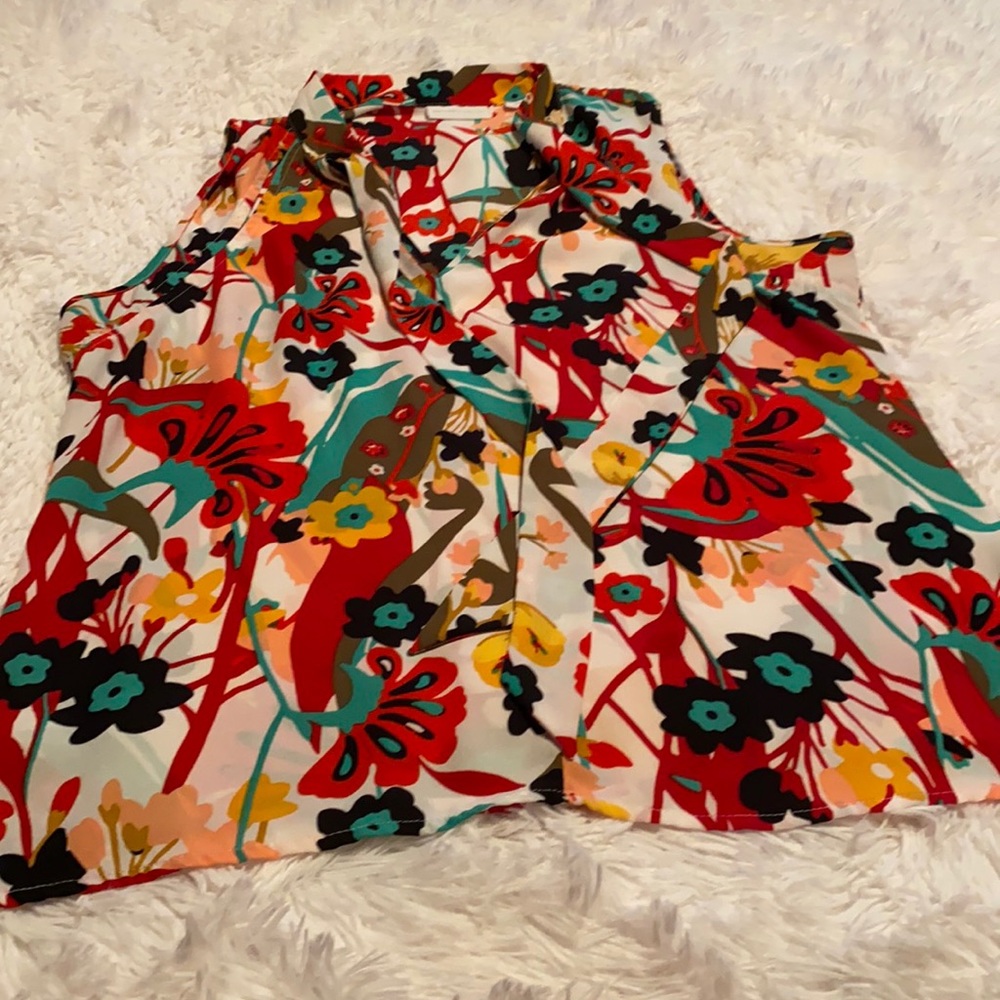 Multi color tank top.